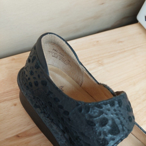 Alegria Paloma PAL Embossed Floral Black Mary Jane Clogs Shoes EU36 - Picture 4 of 9